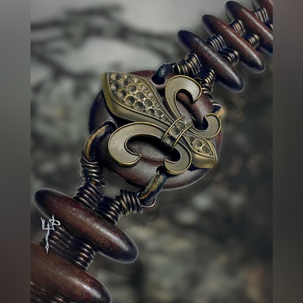 Vintage Custom Wood Fleur de Lis Waist Belt ⚔️